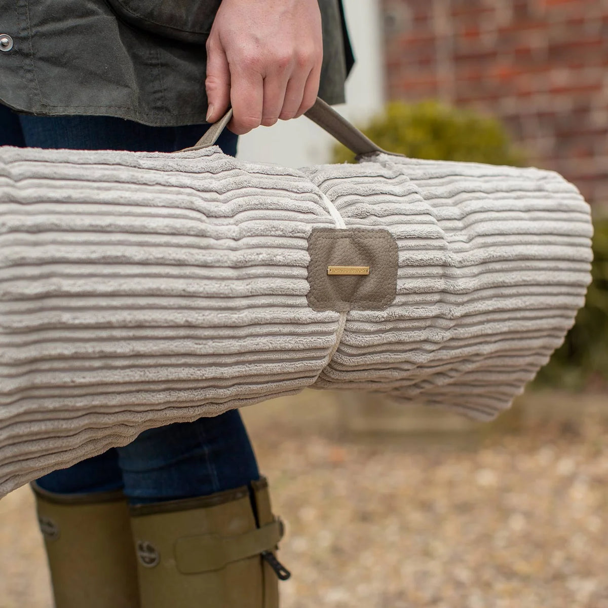 Travel Mat in Essentials Light Grey Variant 2