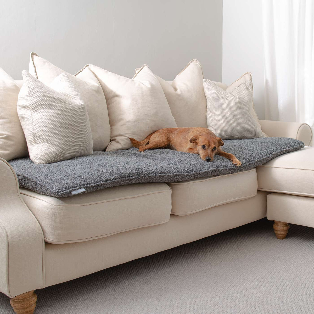 Couch Topper in Boucl