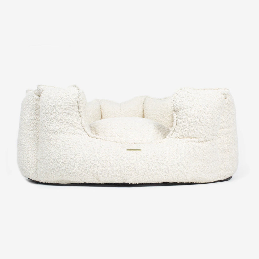 High Wall Bed For Dogs in Boucl