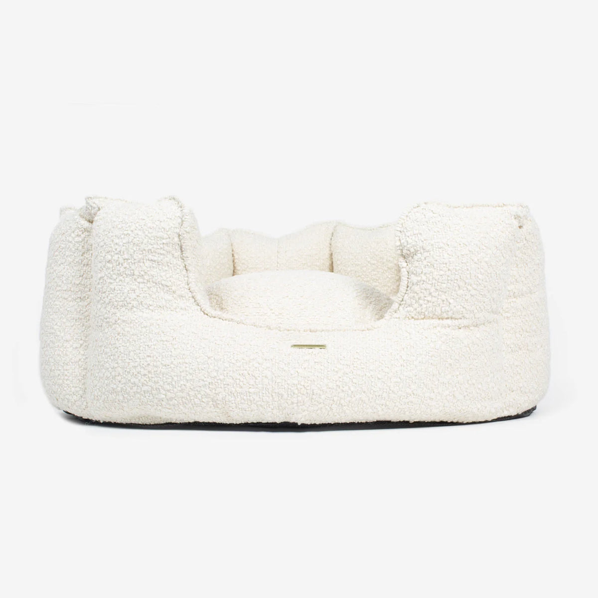 High Wall Bed For Dogs in Boucl