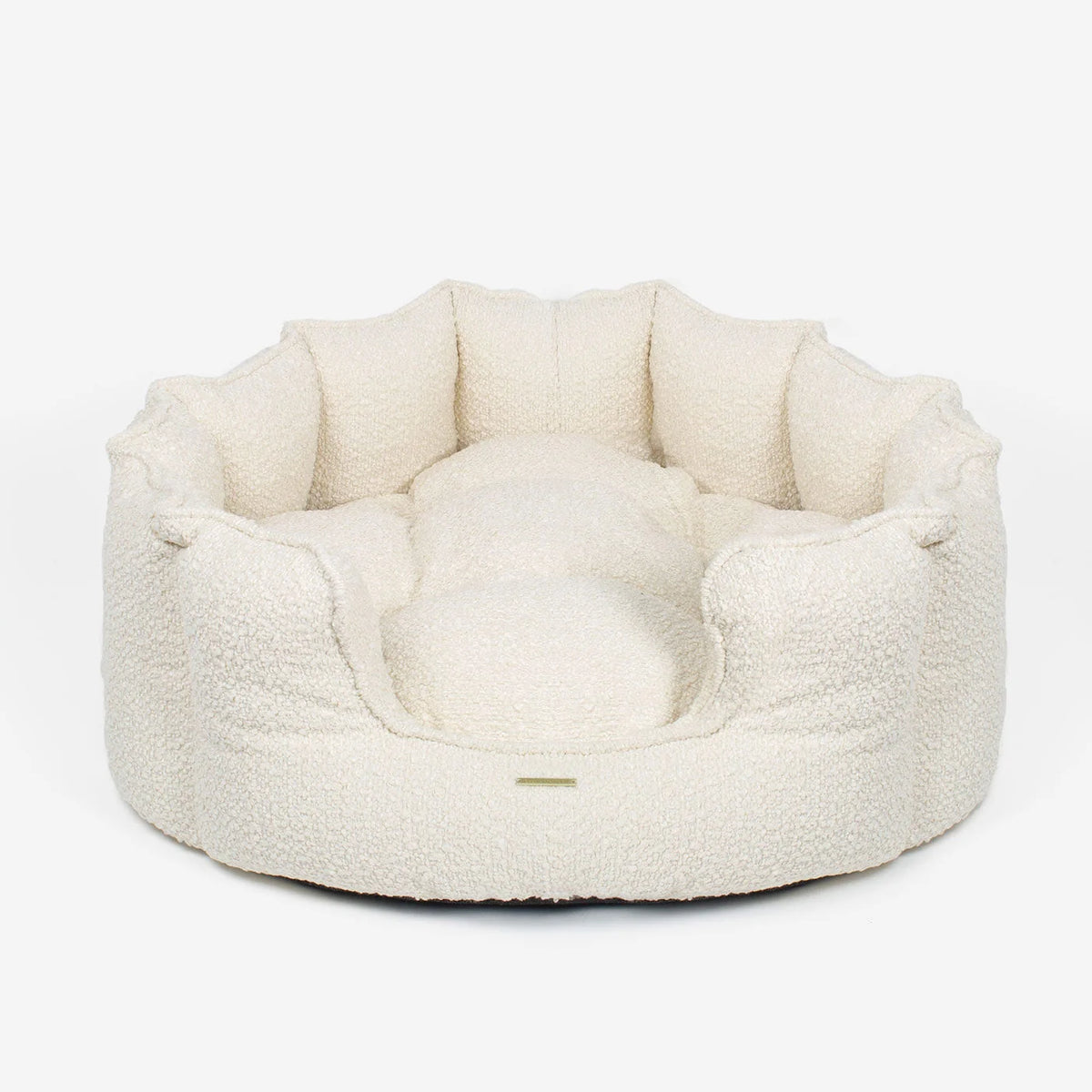 High Wall Bed For Dogs in Boucl