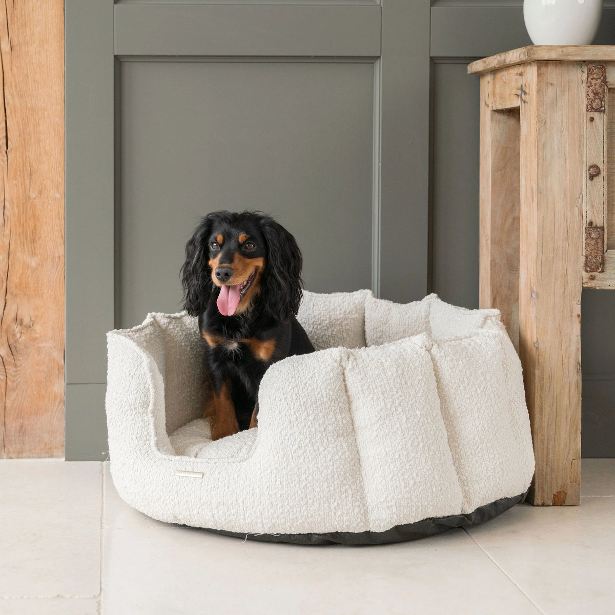 High Wall Bed For Dogs in Boucl