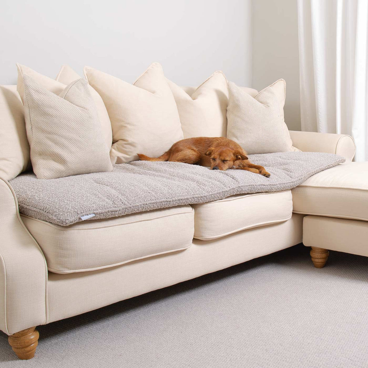 Couch Topper in Boucl