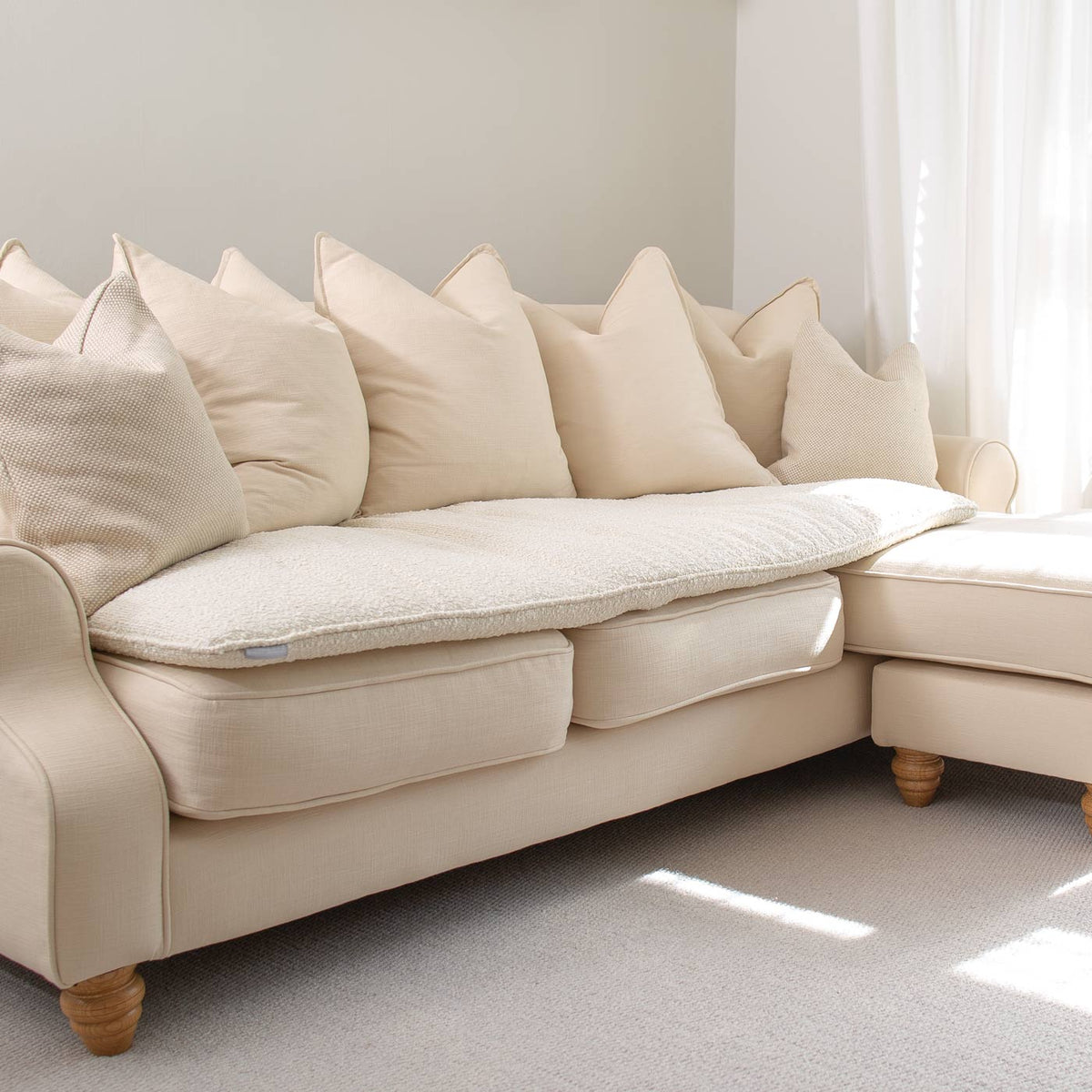 Couch Topper in Boucl