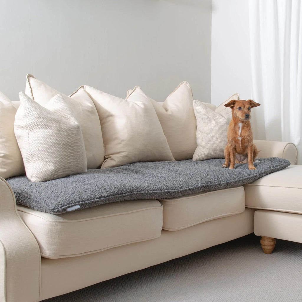 Couch Topper in Boucl