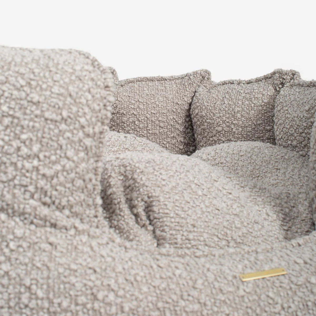 High Wall Bed For Dogs in Boucl