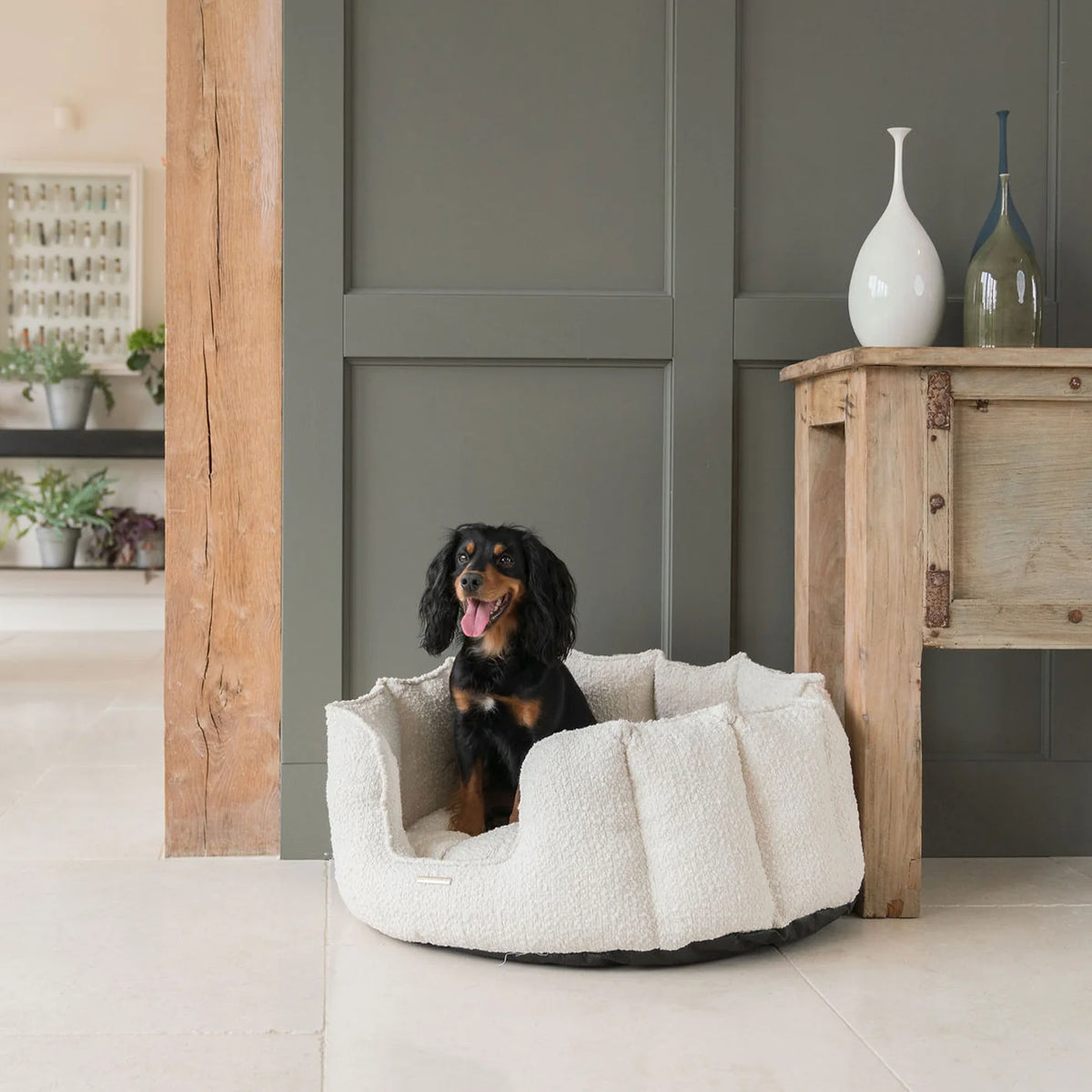 High Wall Bed For Dogs in Boucl